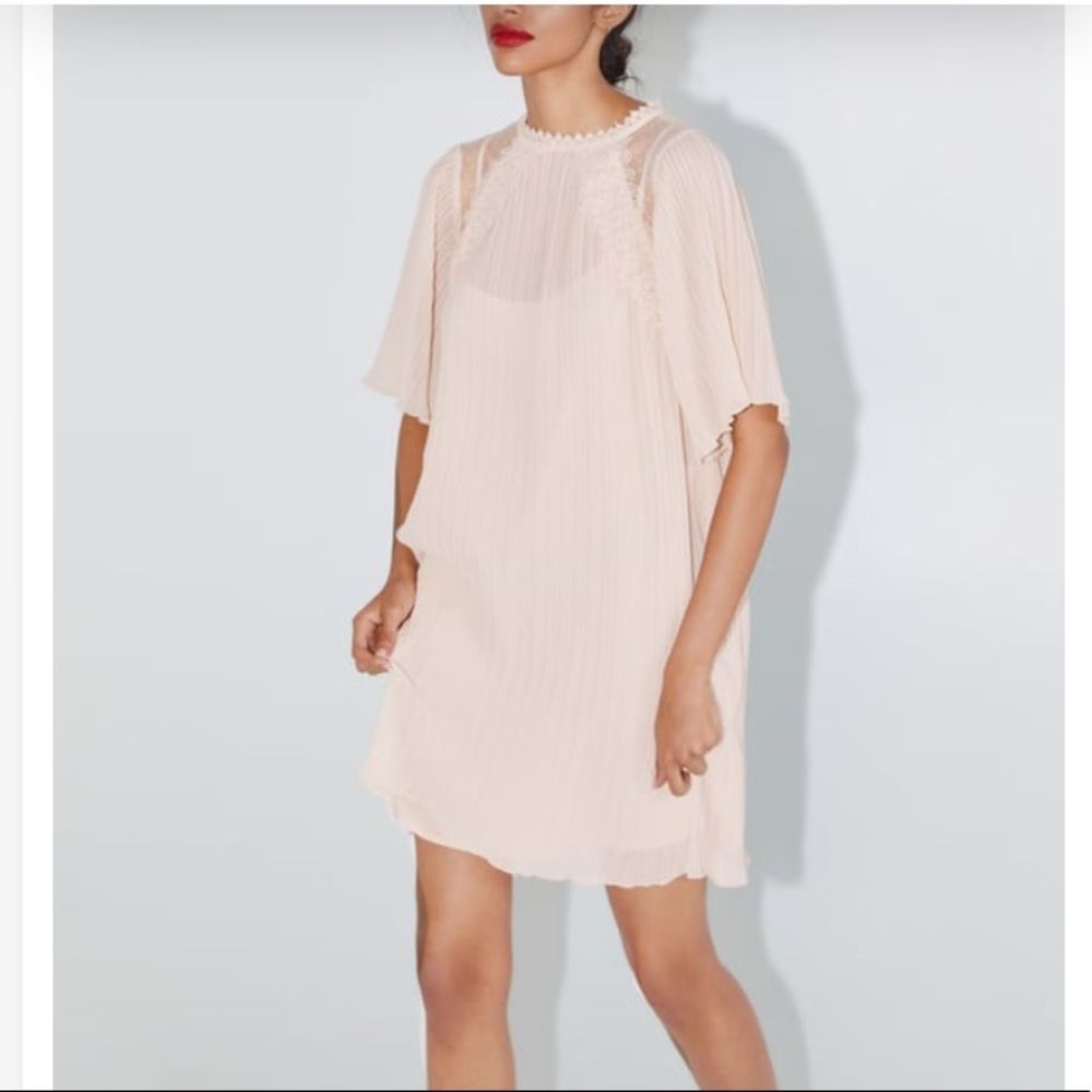 Light Pink Pleated Short Sleeve Shift Dress